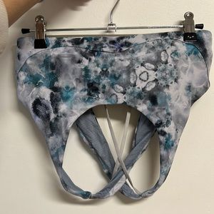 Size 4 LULULEMON Yoga Sports Bra
